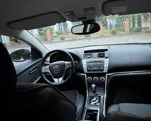 Білий Мазда 6, об'ємом двигуна 2 л та пробігом 165 тис. км за 8000 $, фото 6 на Automoto.ua