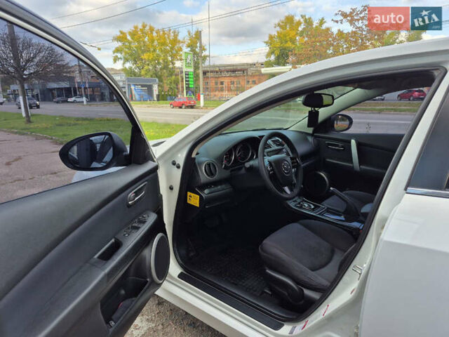Білий Мазда 6, об'ємом двигуна 2 л та пробігом 236 тис. км за 9200 $, фото 5 на Automoto.ua