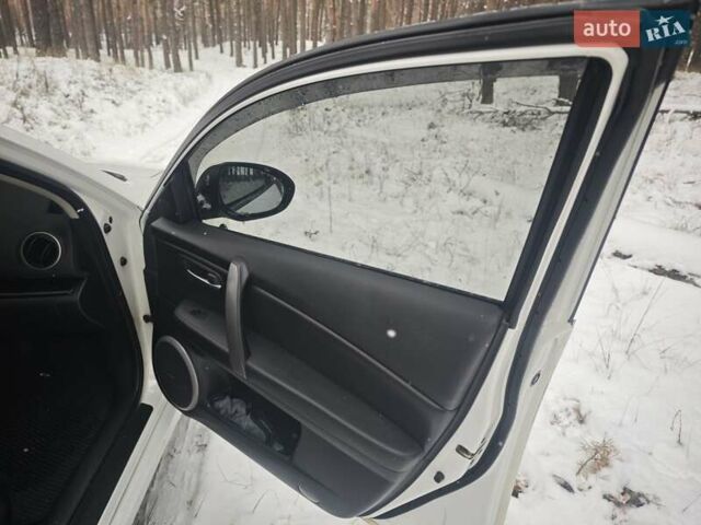 Белый Мазда 6, объемом двигателя 2 л и пробегом 195 тыс. км за 7600 $, фото 21 на Automoto.ua