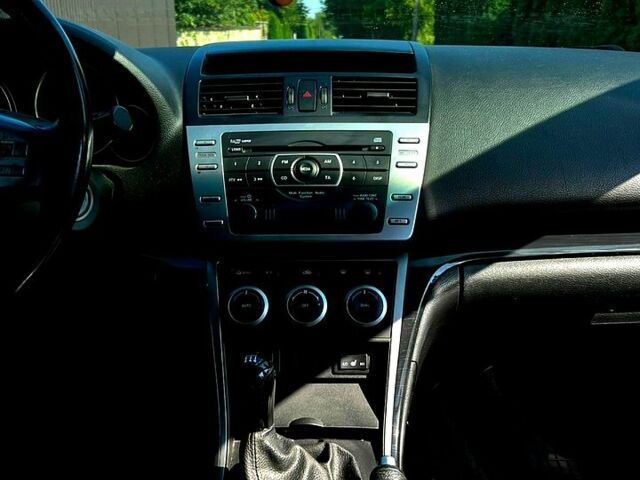 Білий Мазда 6, об'ємом двигуна 2 л та пробігом 310 тис. км за 7050 $, фото 3 на Automoto.ua