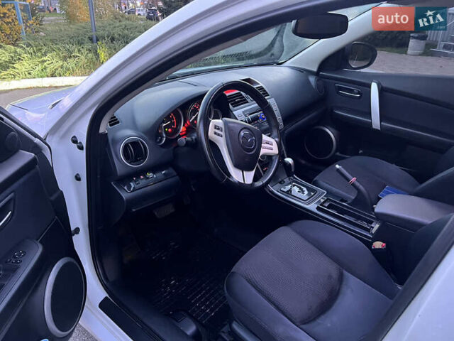 Білий Мазда 6, об'ємом двигуна 2 л та пробігом 266 тис. км за 6600 $, фото 21 на Automoto.ua