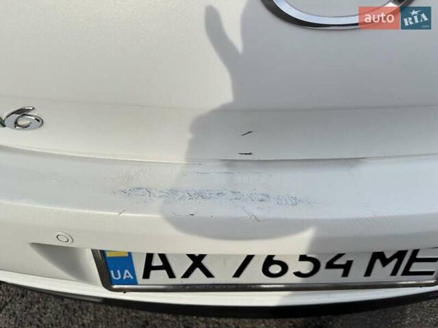 Белый Мазда 6, объемом двигателя 2 л и пробегом 317 тыс. км за 6500 $, фото 6 на Automoto.ua