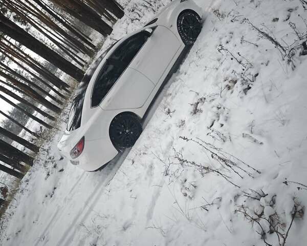 Белый Мазда 6, объемом двигателя 2 л и пробегом 195 тыс. км за 7600 $, фото 3 на Automoto.ua