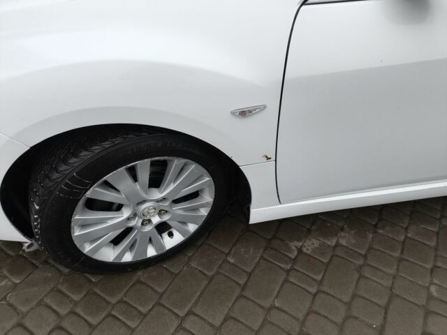 Білий Мазда 6, об'ємом двигуна 2 л та пробігом 185 тис. км за 7200 $, фото 14 на Automoto.ua