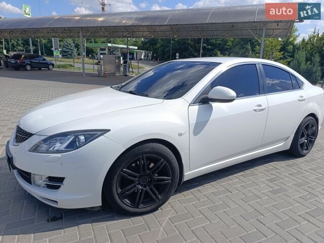 Білий Мазда 6, об'ємом двигуна 2 л та пробігом 259 тис. км за 7500 $, фото 5 на Automoto.ua