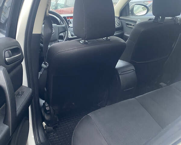 Білий Мазда 6, об'ємом двигуна 1.8 л та пробігом 220 тис. км за 5350 $, фото 7 на Automoto.ua