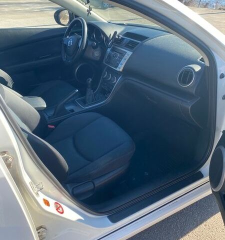 Белый Мазда 6, объемом двигателя 1.8 л и пробегом 223 тыс. км за 5700 $, фото 12 на Automoto.ua