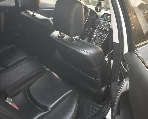 Белый Мазда 6, объемом двигателя 2 л и пробегом 195 тыс. км за 7600 $, фото 35 на Automoto.ua