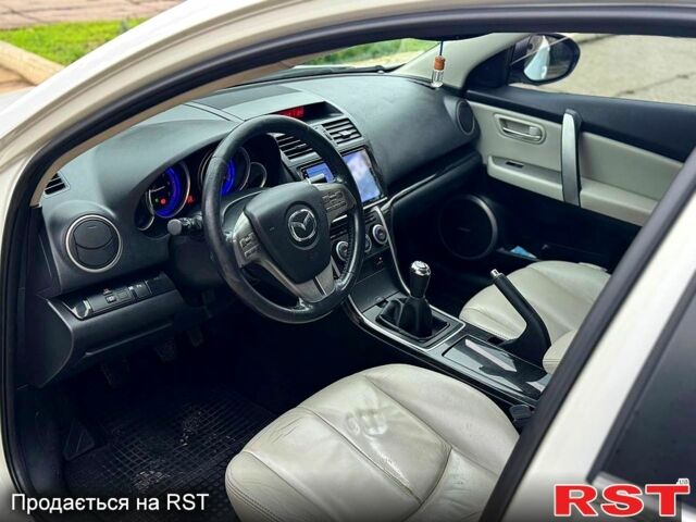 Белый Мазда 6, объемом двигателя 2.5 л и пробегом 217 тыс. км за 7300 $, фото 11 на Automoto.ua
