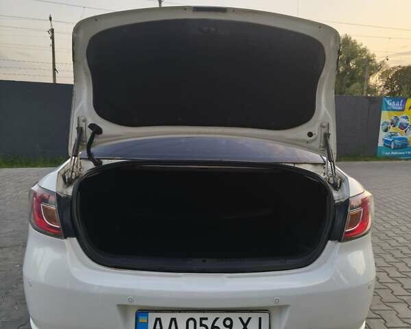 Белый Мазда 6, объемом двигателя 2 л и пробегом 164 тыс. км за 8500 $, фото 10 на Automoto.ua