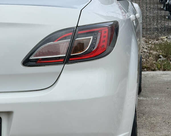 Білий Мазда 6, об'ємом двигуна 2 л та пробігом 182 тис. км за 7500 $, фото 61 на Automoto.ua