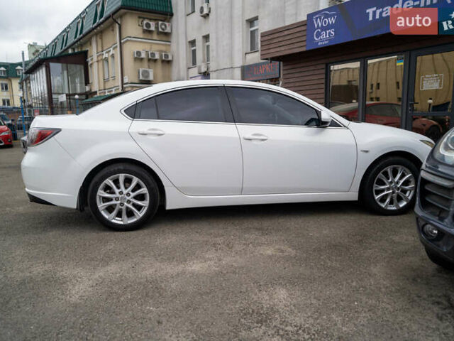 Білий Мазда 6, об'ємом двигуна 2 л та пробігом 197 тис. км за 7999 $, фото 12 на Automoto.ua