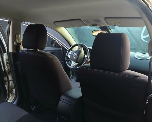 Белый Мазда 6, объемом двигателя 2 л и пробегом 164 тыс. км за 8500 $, фото 1 на Automoto.ua