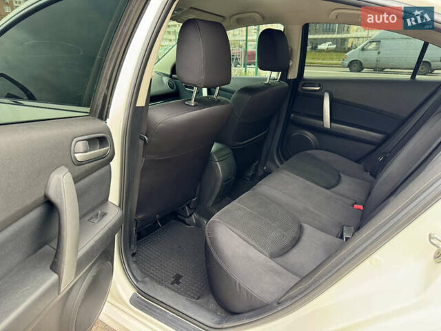 Білий Мазда 6, об'ємом двигуна 2 л та пробігом 182 тис. км за 7500 $, фото 9 на Automoto.ua