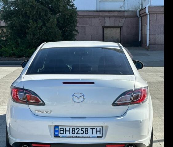 Белый Мазда 6, объемом двигателя 2 л и пробегом 150 тыс. км за 8500 $, фото 1 на Automoto.ua