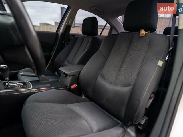 Білий Мазда 6, об'ємом двигуна 2 л та пробігом 197 тис. км за 7999 $, фото 15 на Automoto.ua