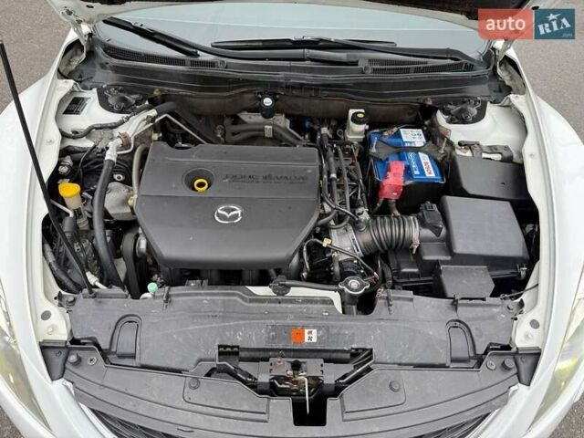 Белый Мазда 6, объемом двигателя 2 л и пробегом 197 тыс. км за 7200 $, фото 14 на Automoto.ua