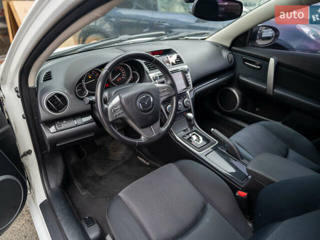 Білий Мазда 6, об'ємом двигуна 2 л та пробігом 197 тис. км за 7999 $, фото 14 на Automoto.ua