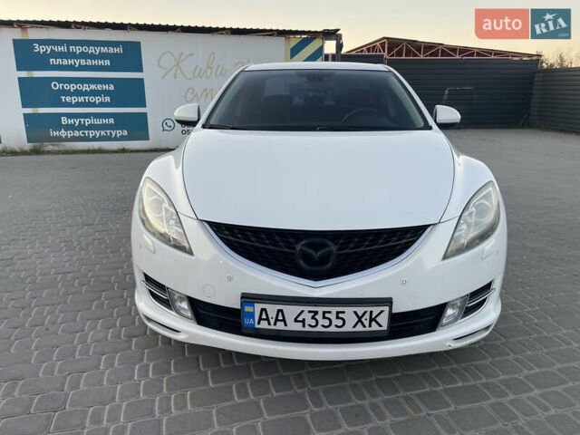 Белый Мазда 6, объемом двигателя 2 л и пробегом 255 тыс. км за 7500 $, фото 1 на Automoto.ua