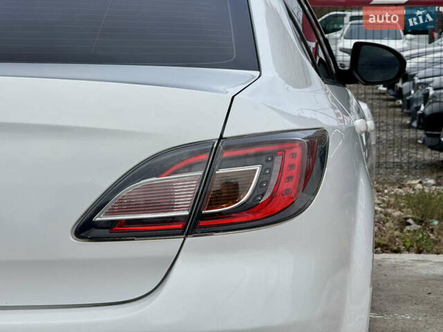 Білий Мазда 6, об'ємом двигуна 2 л та пробігом 182 тис. км за 7500 $, фото 73 на Automoto.ua