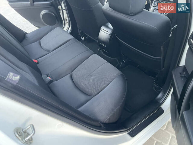 Белый Мазда 6, объемом двигателя 2 л и пробегом 255 тыс. км за 7500 $, фото 15 на Automoto.ua