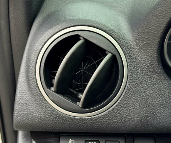 Білий Мазда 6, об'ємом двигуна 2 л та пробігом 182 тис. км за 7500 $, фото 26 на Automoto.ua