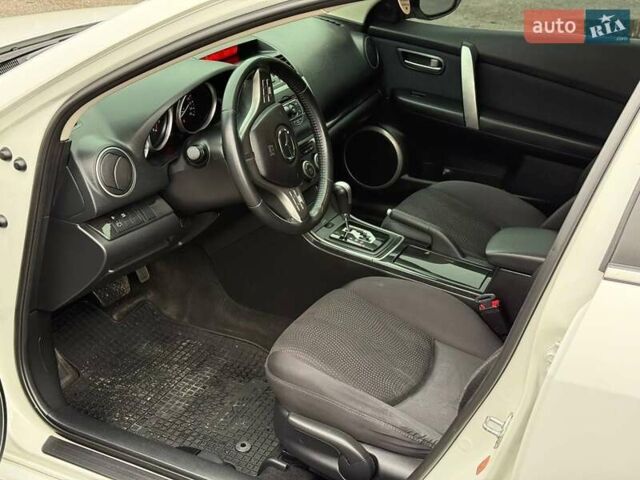 Белый Мазда 6, объемом двигателя 2 л и пробегом 197 тыс. км за 7200 $, фото 17 на Automoto.ua