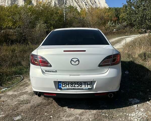Белый Мазда 6, объемом двигателя 2 л и пробегом 150 тыс. км за 7700 $, фото 3 на Automoto.ua
