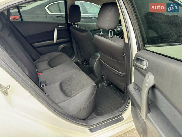 Білий Мазда 6, об'ємом двигуна 2 л та пробігом 182 тис. км за 7500 $, фото 10 на Automoto.ua