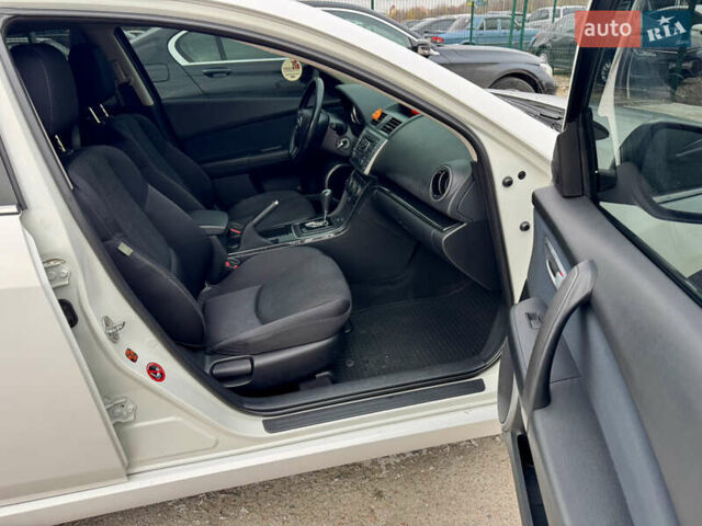 Білий Мазда 6, об'ємом двигуна 2 л та пробігом 182 тис. км за 7500 $, фото 11 на Automoto.ua