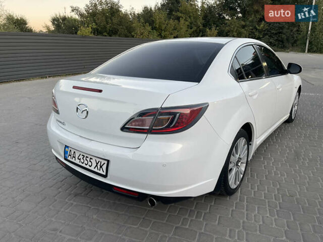 Белый Мазда 6, объемом двигателя 2 л и пробегом 255 тыс. км за 7500 $, фото 3 на Automoto.ua