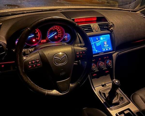 Білий Мазда 6, об'ємом двигуна 2 л та пробігом 101 тис. км за 10000 $, фото 5 на Automoto.ua