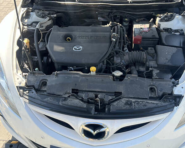 Белый Мазда 6, объемом двигателя 2.4 л и пробегом 160 тыс. км за 7200 $, фото 18 на Automoto.ua