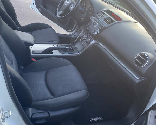 Белый Мазда 6, объемом двигателя 2 л и пробегом 165 тыс. км за 7800 $, фото 5 на Automoto.ua