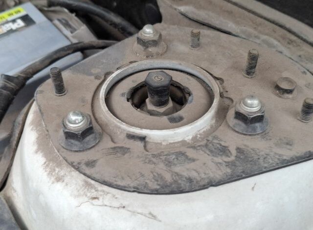 Білий Мазда 6, об'ємом двигуна 2 л та пробігом 71 тис. км за 9350 $, фото 21 на Automoto.ua