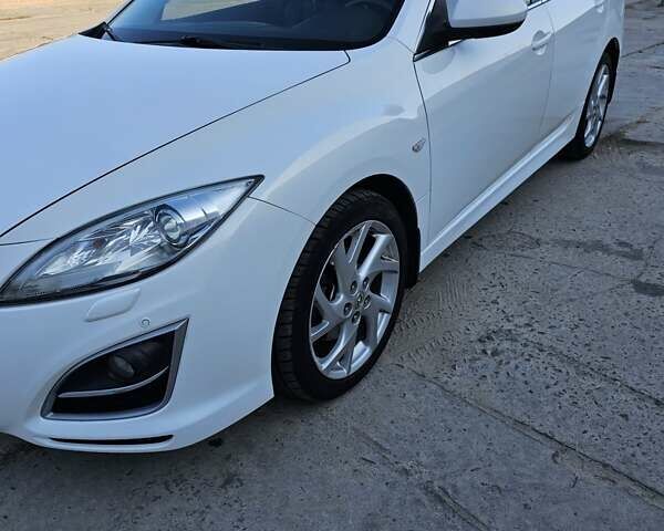 Мазда 6 2011 в Макарове на Automoto.ua Белый Мазда 6, объемом двигателя 2.49 л и пробегом 298 тыс. км за 7500 $, фото 16 на Automoto.ua