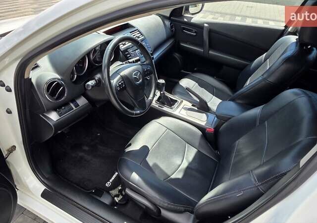 Белый Мазда 6, объемом двигателя 2 л и пробегом 167 тыс. км за 7800 $, фото 14 на Automoto.ua