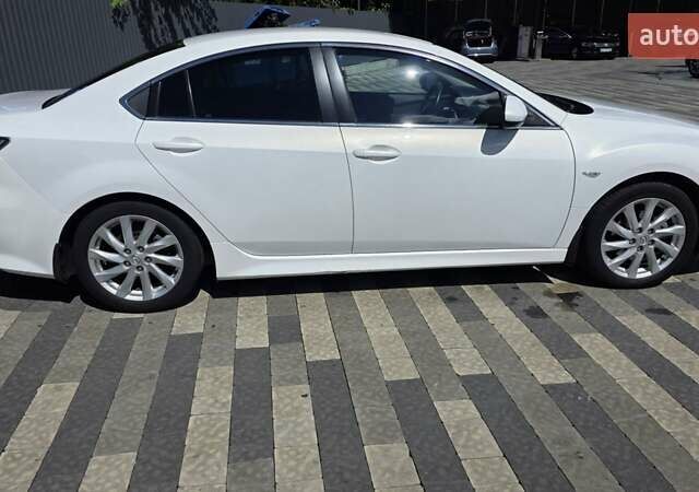 Білий Мазда 6, об'ємом двигуна 2 л та пробігом 170 тис. км за 8000 $, фото 5 на Automoto.ua