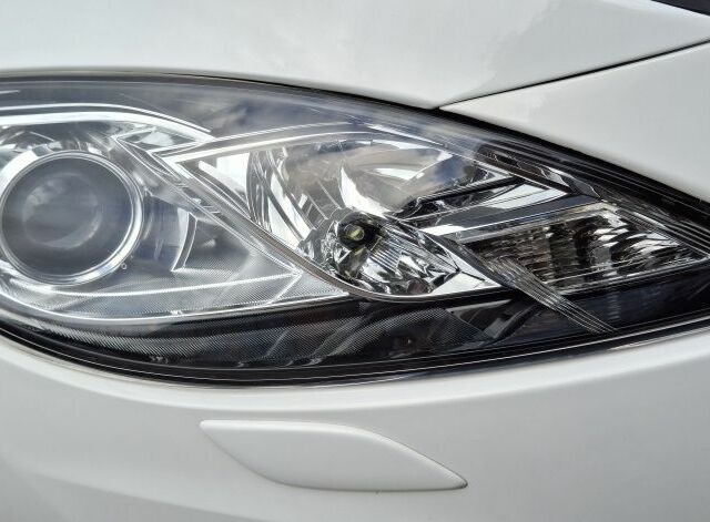 Білий Мазда 6, об'ємом двигуна 2 л та пробігом 71 тис. км за 9350 $, фото 19 на Automoto.ua