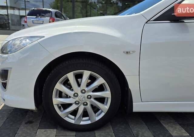 Білий Мазда 6, об'ємом двигуна 2 л та пробігом 170 тис. км за 8000 $, фото 8 на Automoto.ua