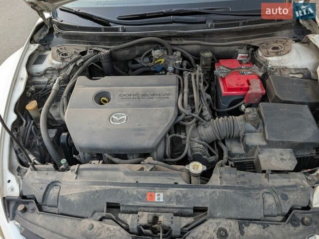Білий Мазда 6, об'ємом двигуна 2 л та пробігом 255 тис. км за 8000 $, фото 12 на Automoto.ua