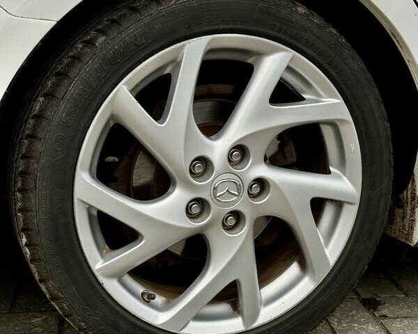 Белый Мазда 6, объемом двигателя 2.49 л и пробегом 283 тыс. км за 7800 $, фото 10 на Automoto.ua