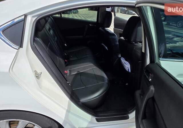 Белый Мазда 6, объемом двигателя 2 л и пробегом 167 тыс. км за 7800 $, фото 18 на Automoto.ua