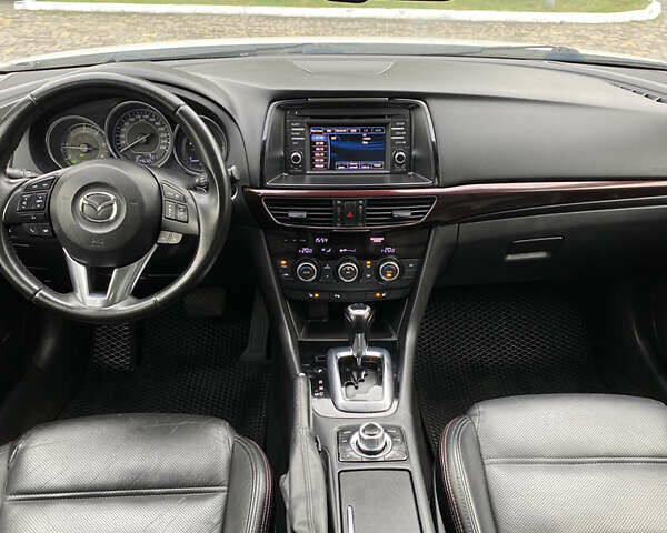 Белый Мазда 6, объемом двигателя 2.19 л и пробегом 214 тыс. км за 11600 $, фото 19 на Automoto.ua
