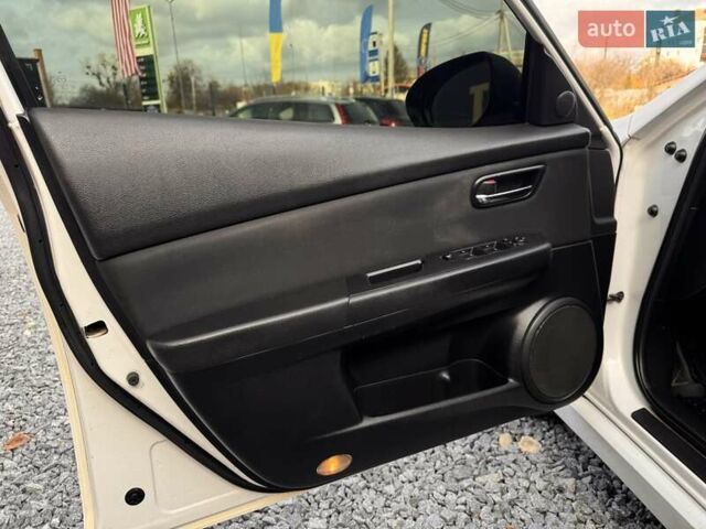 Белый Мазда 6, объемом двигателя 2 л и пробегом 345 тыс. км за 5100 $, фото 8 на Automoto.ua