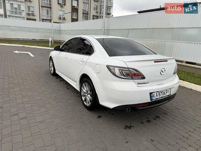 Белый Мазда 6, объемом двигателя 2 л и пробегом 234 тыс. км за 8900 $, фото 5 на Automoto.ua