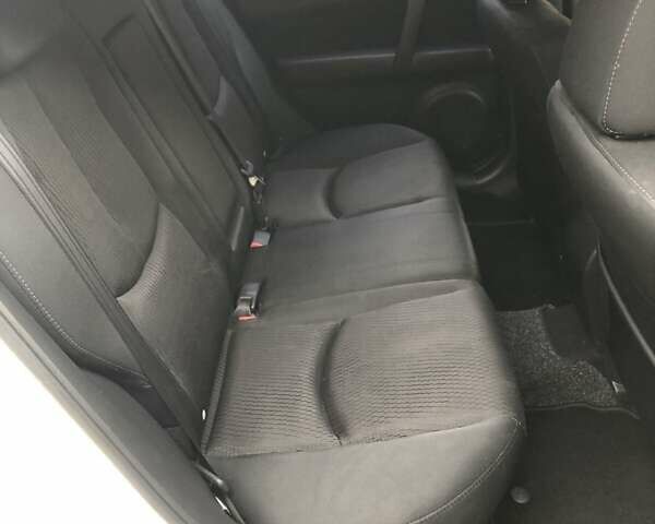 Белый Мазда 6, объемом двигателя 2 л и пробегом 88 тыс. км за 10650 $, фото 6 на Automoto.ua