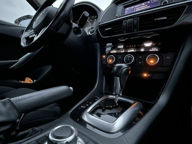 Білий Мазда 6, об'ємом двигуна 2 л та пробігом 120 тис. км за 11000 $, фото 6 на Automoto.ua