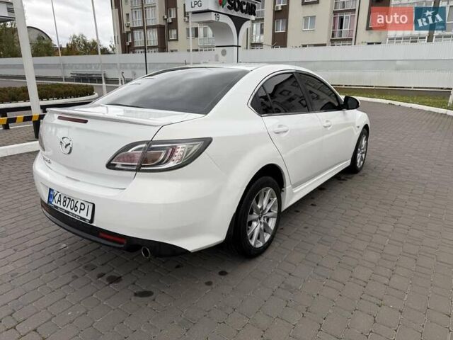 Белый Мазда 6, объемом двигателя 2 л и пробегом 234 тыс. км за 8900 $, фото 3 на Automoto.ua