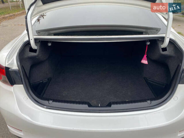 Белый Мазда 6, объемом двигателя 2.5 л и пробегом 199 тыс. км за 11999 $, фото 25 на Automoto.ua